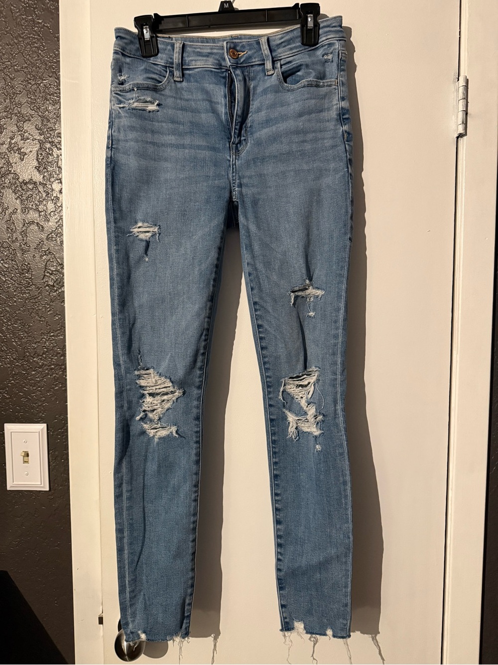 American Eagle Light Blue Distressed Women's Skinny Jeans Size 6